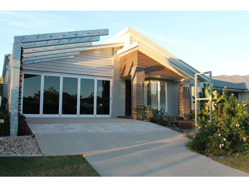 10 Tulipwood Circuit, Boyne Island QLD 4680