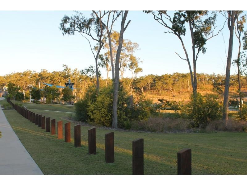 10 Tulipwood Circuit, Boyne Island QLD 4680