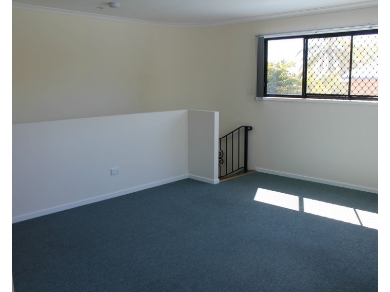 17 Creek Road, Tannum Sands QLD 4680