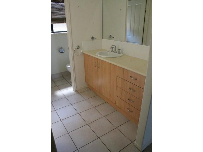 25 Pryde Street, Tannum Sands QLD 4680