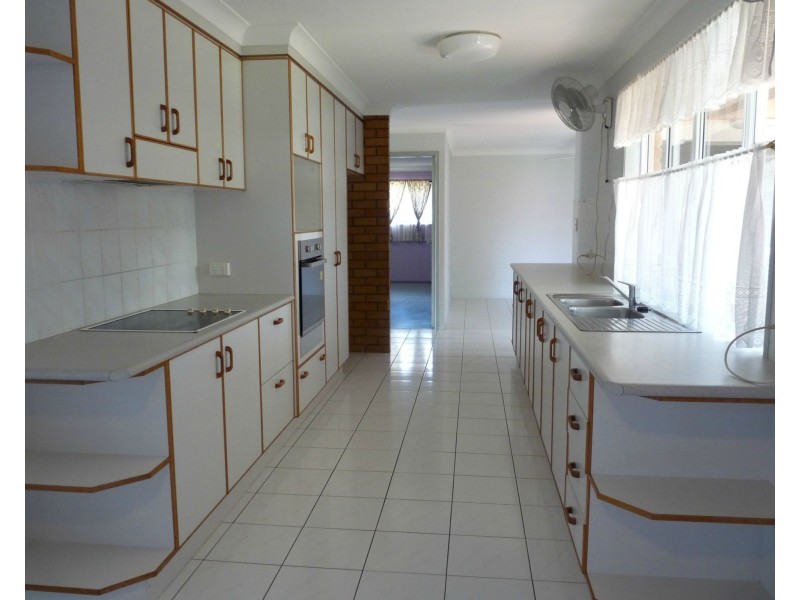 41 Geoffrey Thomas Drive, Tannum Sands QLD 4680
