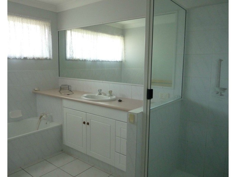 41 Geoffrey Thomas Drive, Tannum Sands QLD 4680