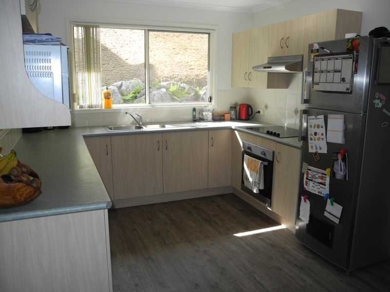 4 Charles Crescent, Tannum Sands QLD 4680