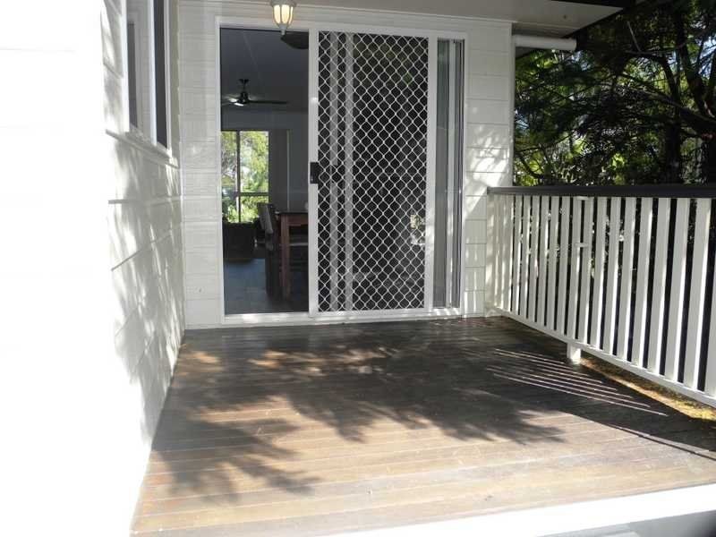 4 Charles Crescent, Tannum Sands QLD 4680