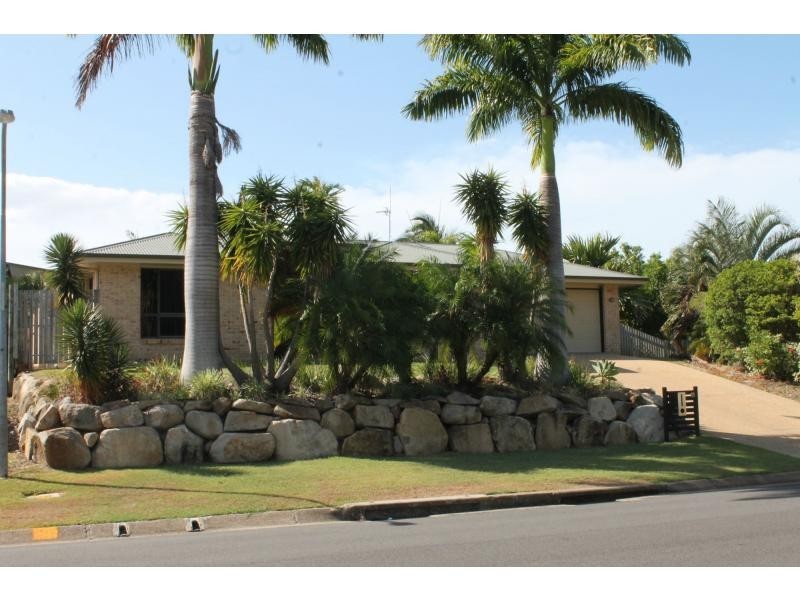 11 Pryde Street, Tannum Sands QLD 4680