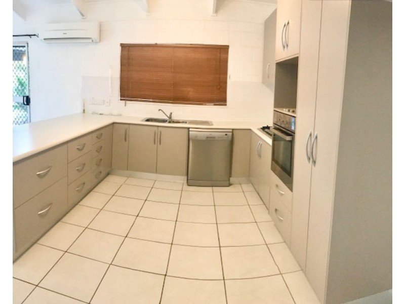 1 Waratah Crescent, Tannum Sands QLD 4680