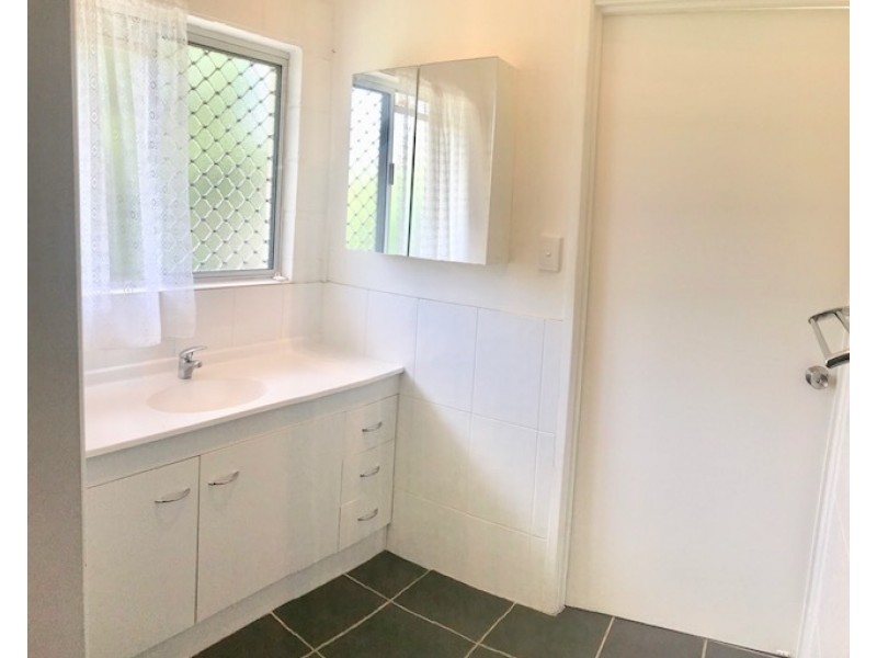 1 Waratah Crescent, Tannum Sands QLD 4680