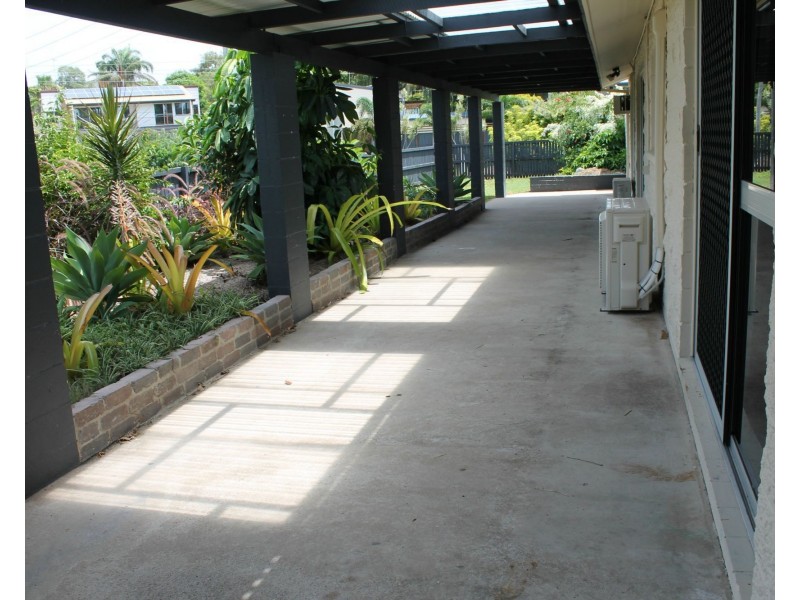 1 Waratah Crescent, Tannum Sands QLD 4680