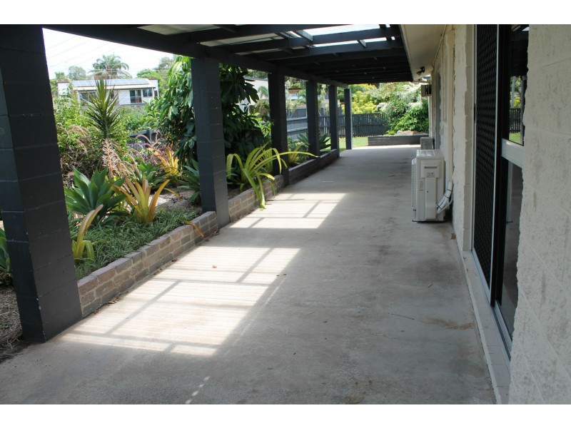 1 Waratah Crescent, Tannum Sands QLD 4680