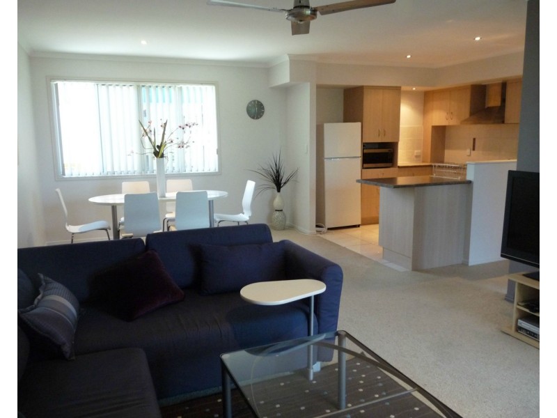 2/18 Pacific Avenue, Tannum Sands QLD 4680