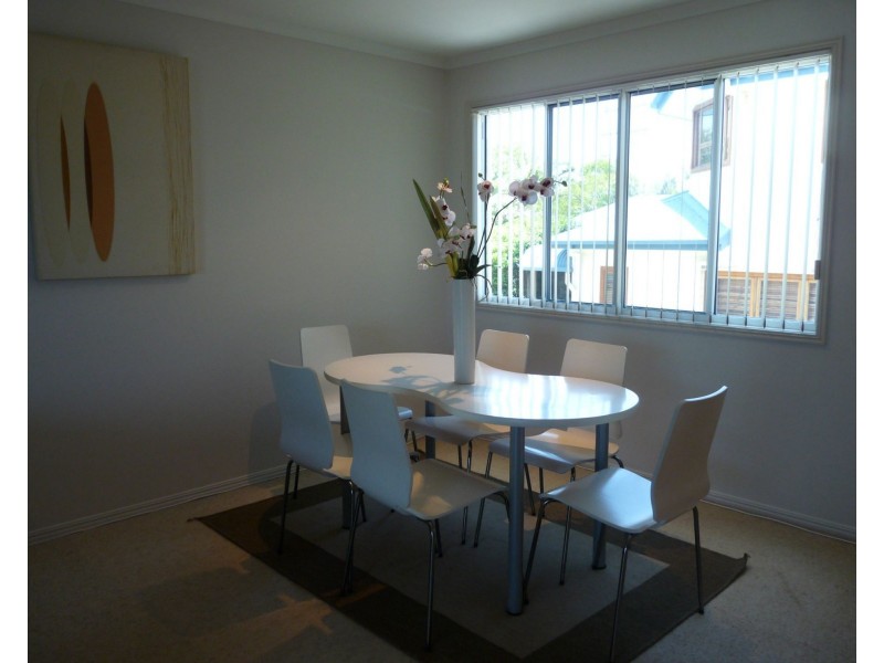 2/18 Pacific Avenue, Tannum Sands QLD 4680