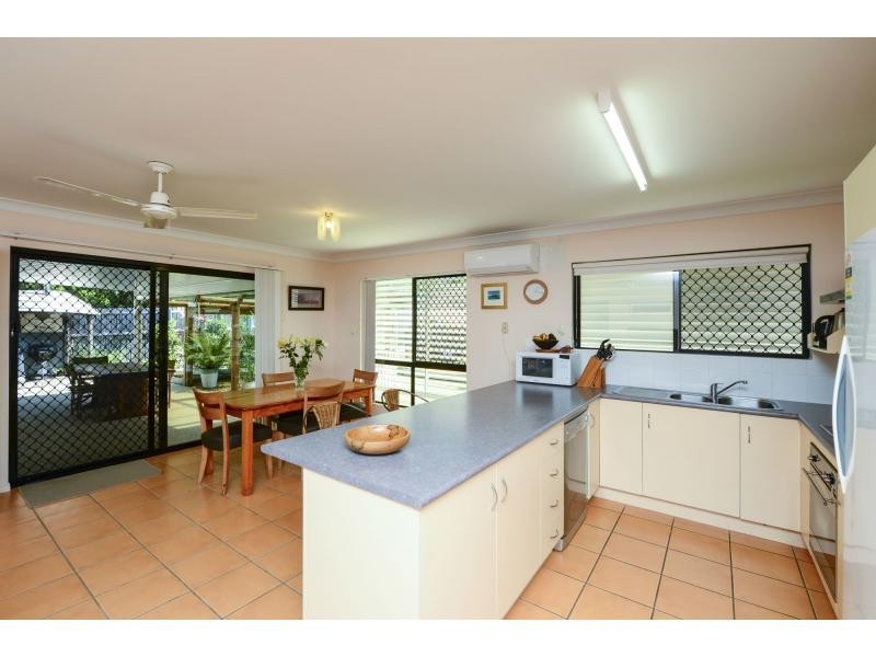 11 Saxonvale St, New Auckland QLD 4680