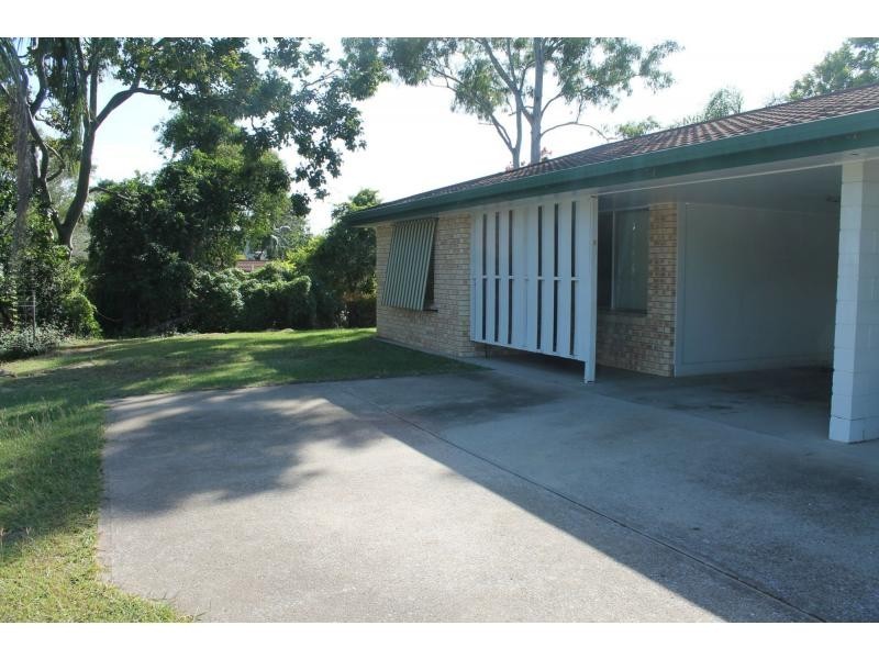 2/8 Hayes Avenue, Boyne Island QLD 4680