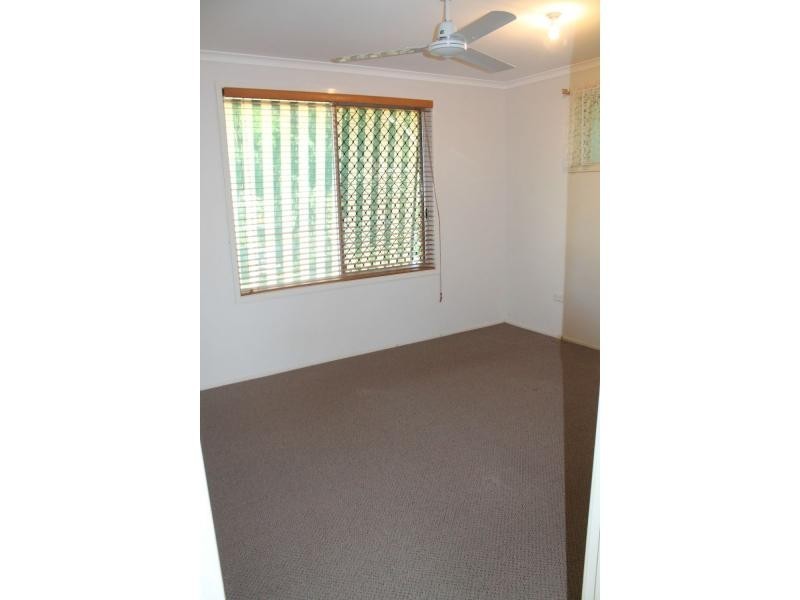 2/8 Hayes Avenue, Boyne Island QLD 4680
