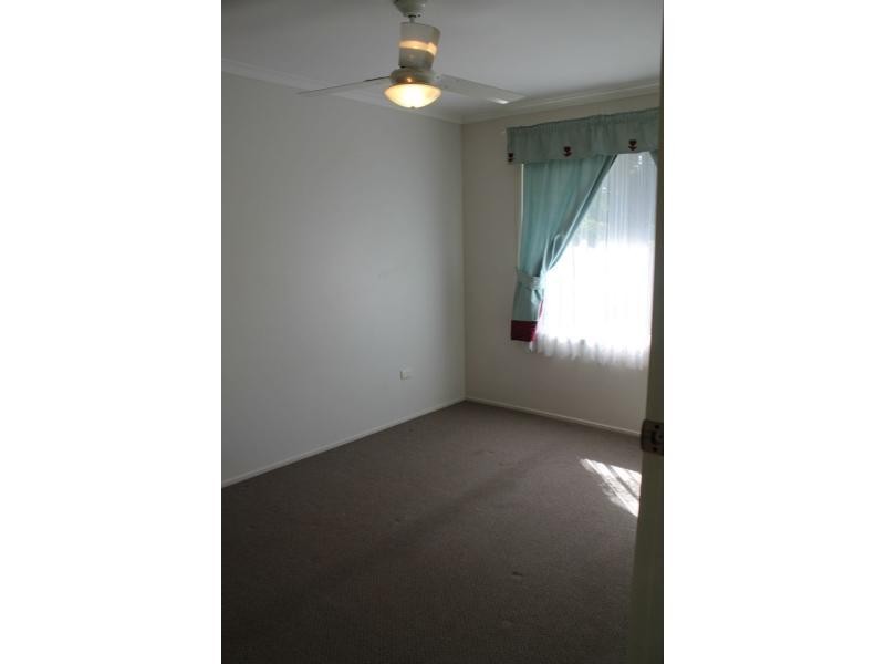 2/8 Hayes Avenue, Boyne Island QLD 4680