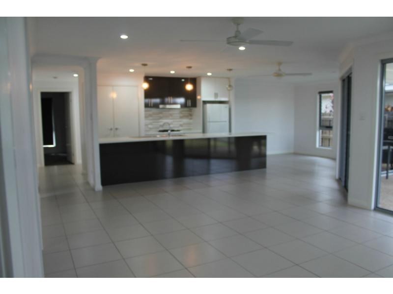 30 Daintree Boulevard, New Auckland QLD 4680