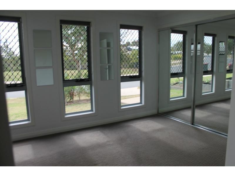 30 Daintree Boulevard, New Auckland QLD 4680