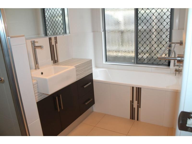 30 Daintree Boulevard, New Auckland QLD 4680