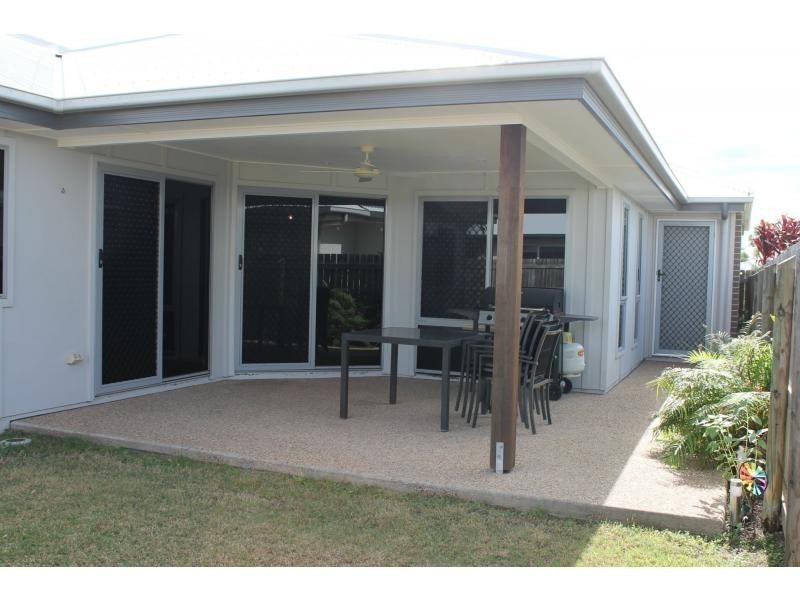 30 Daintree Boulevard, New Auckland QLD 4680