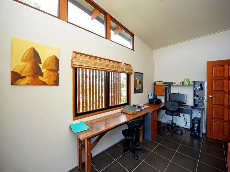 18 Sayre Crescent, Boyne Island QLD 4680