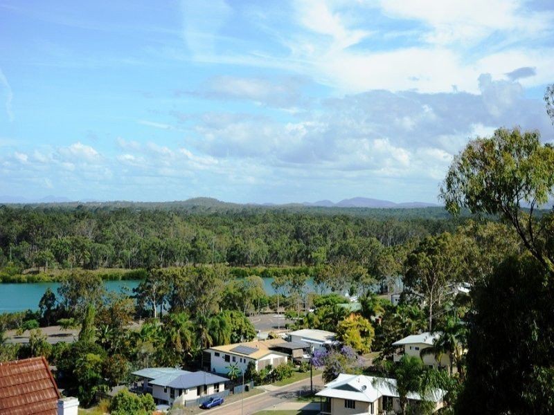 18 Sayre Crescent, Boyne Island QLD 4680