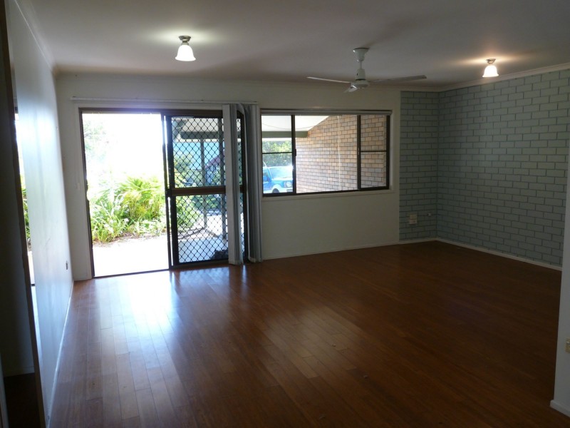 2/44 Sayre Crescent, Boyne Island QLD 4680