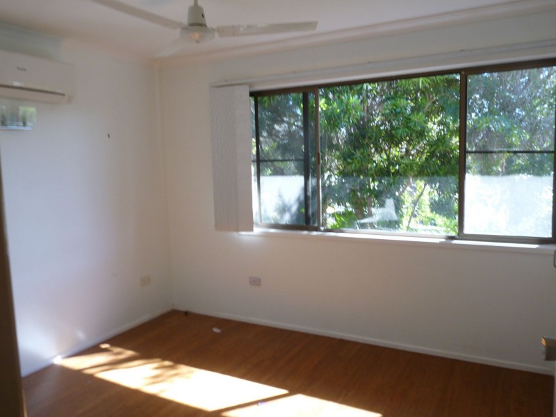 2/44 Sayre Crescent, Boyne Island QLD 4680