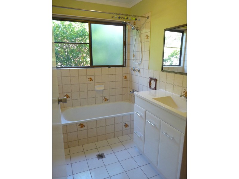 2/44 Sayre Crescent, Boyne Island QLD 4680