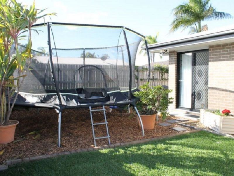 8 Hoddinott Close, Tannum Sands QLD 4680