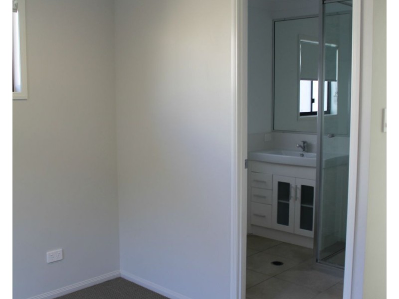 73 Daintree Avenue, New Auckland QLD 4680