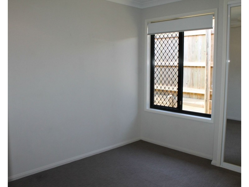 73 Daintree Avenue, New Auckland QLD 4680