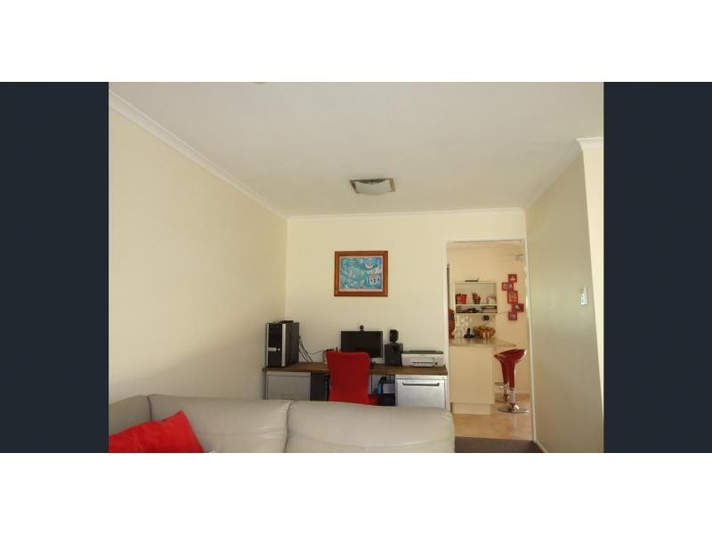 4 Hayes Avenue, Boyne Island QLD 4680