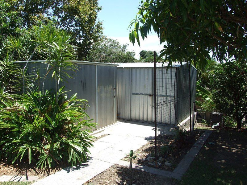 4 Hayes Avenue, Boyne Island QLD 4680