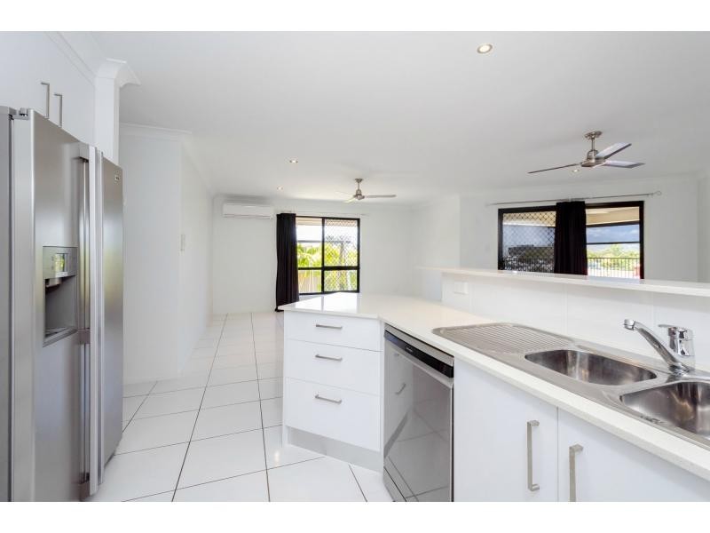 1 Karumba Court, Tannum Sands QLD 4680