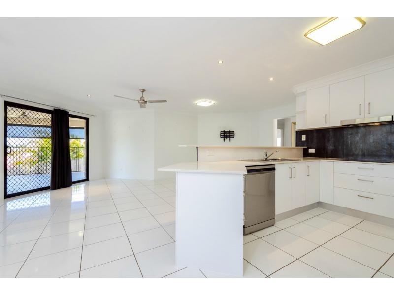 1 Karumba Court, Tannum Sands QLD 4680