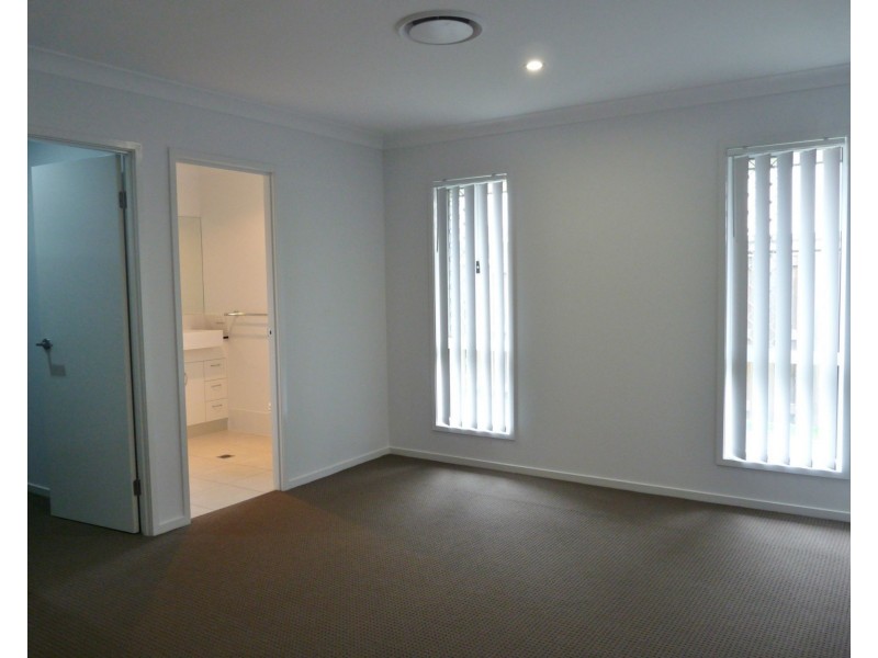 45 Clover Crescent, Boyne Island QLD 4680