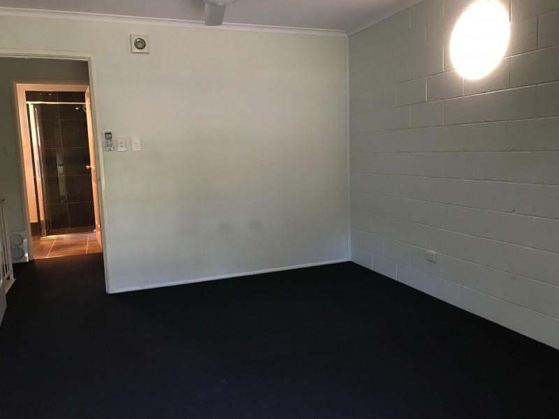 2/4 Lamington Drive, South Gladstone QLD 4680