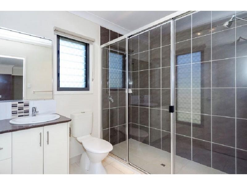 11 Tuckerbox Court, Glen Eden QLD 4680