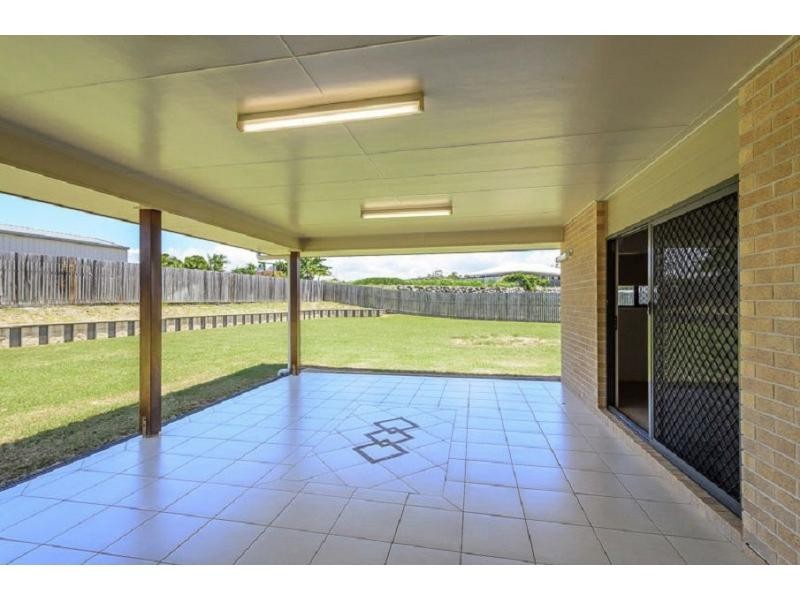 11 Tuckerbox Court, Glen Eden QLD 4680