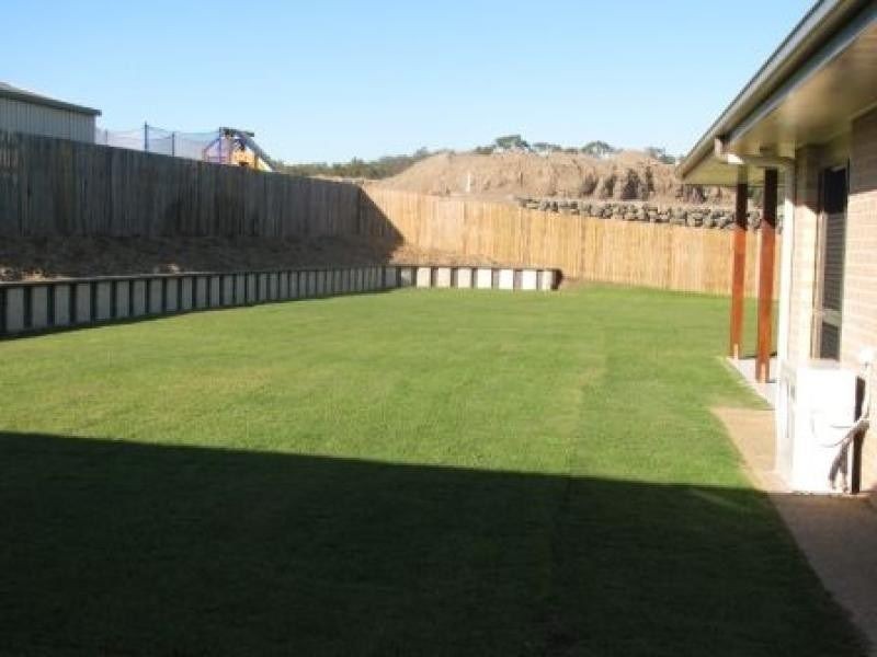 11 Tuckerbox Court, Glen Eden QLD 4680