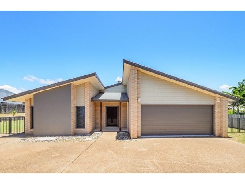 11 Tuckerbox Court, Glen Eden QLD 4680