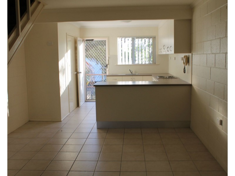 4/4 Elizabeth Street, Tannum Sands QLD 4680