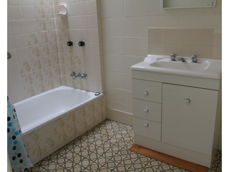 4/4 Elizabeth Street, Tannum Sands QLD 4680