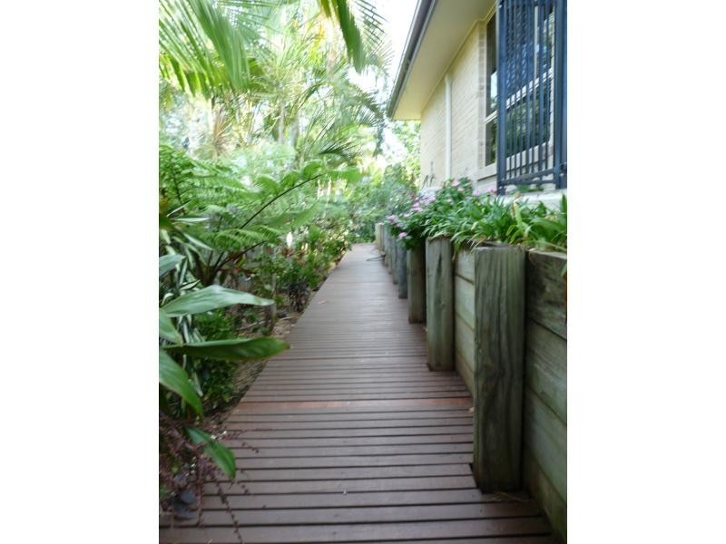 4 Douglas Street, Tannum Sands QLD 4680