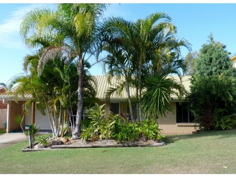 10 Swains Court, Boyne Island QLD 4680