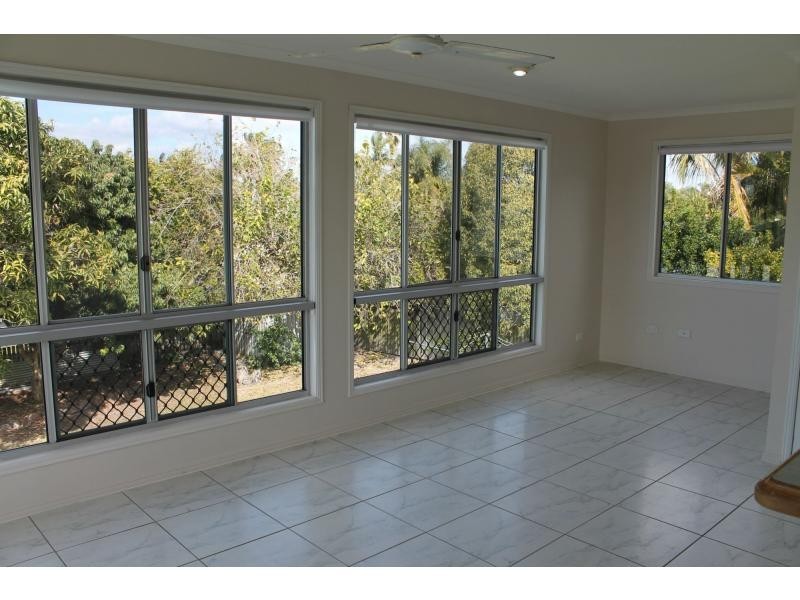 10 Polmaise Street, Boyne Island QLD 4680