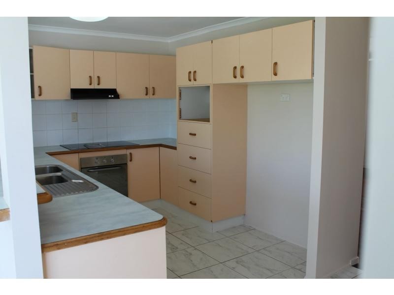 10 Polmaise Street, Boyne Island QLD 4680