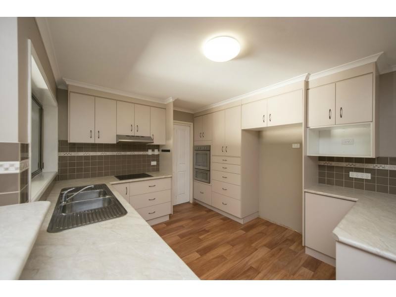 11 Andrew Court, Boyne Island QLD 4680