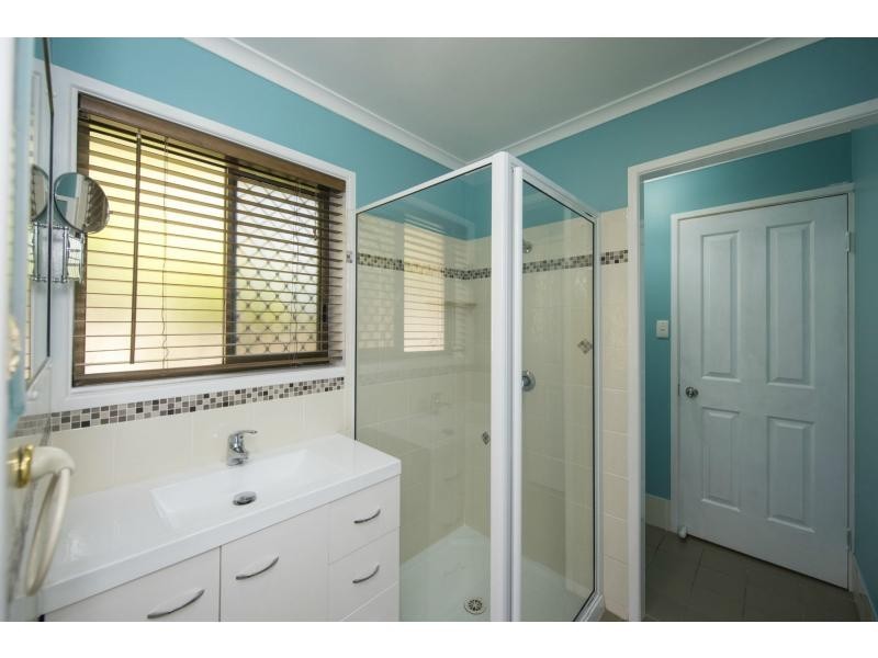 11 Andrew Court, Boyne Island QLD 4680
