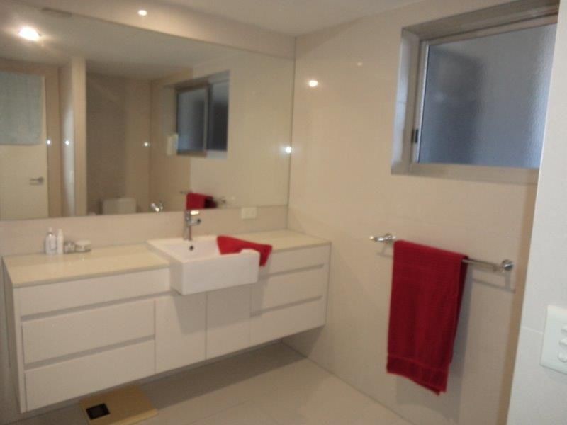 11/2 The Promenade, Boyne Island QLD 4680